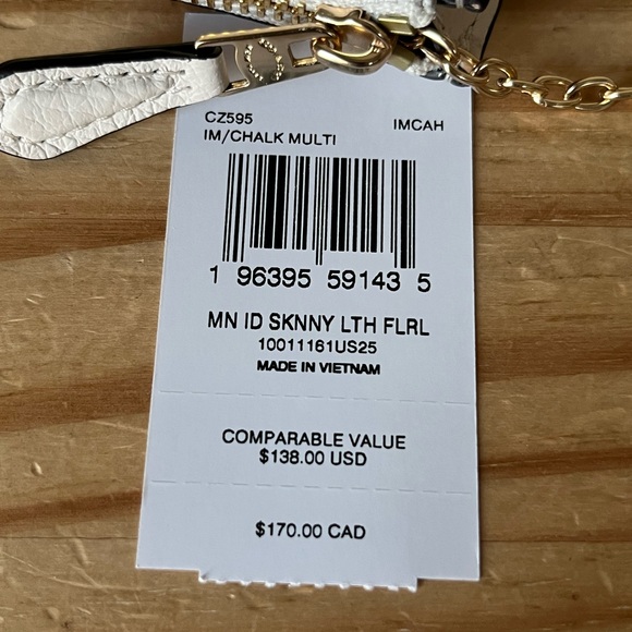 Coach Card Holder🎈🎈 - Picture 4 of 8